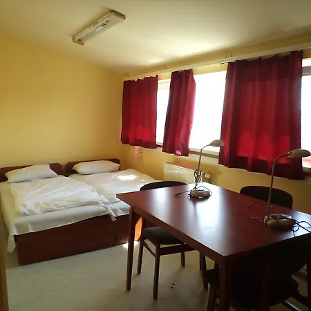Hostel Almagyardombi Kollegium