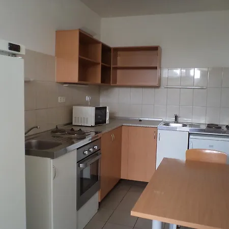 Almagyardombi Kollegium Eğri