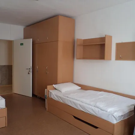 Almagyardombi Kollegium Eger