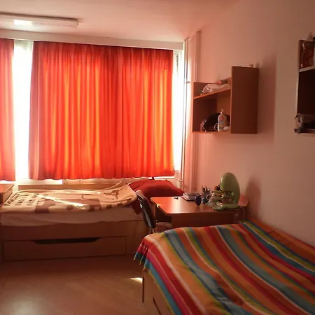Hostel Almagyardombi Kollegium