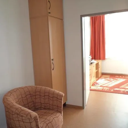 Ostello Almagyardombi Kollegium